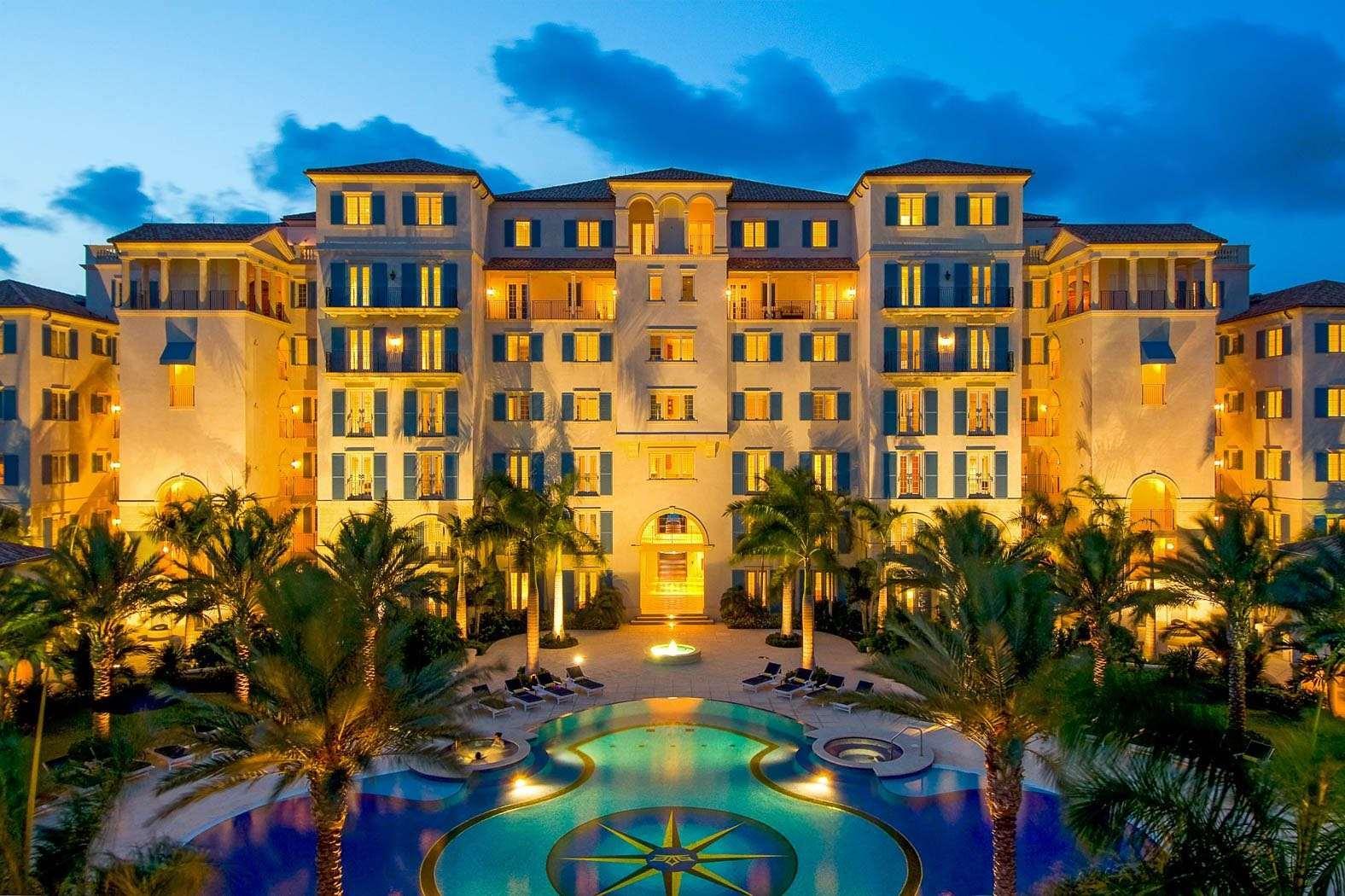 Hotel The Regent Grand Grace Bay Exterior foto