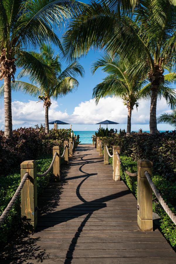 Hotel The Regent Grand Grace Bay Exterior foto