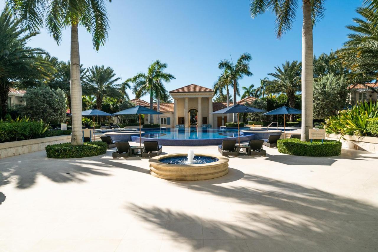 Hotel The Regent Grand Grace Bay Exterior foto